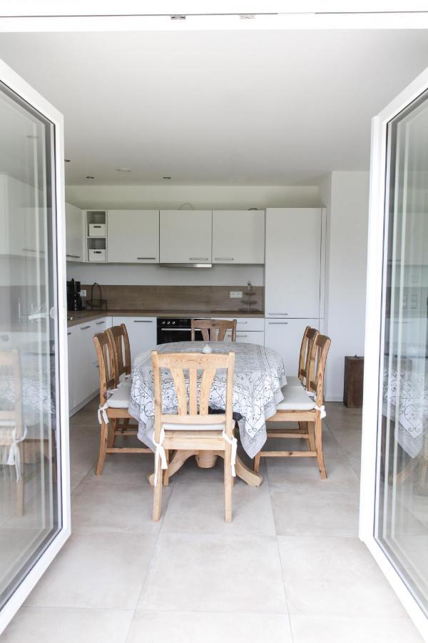 Wunderschoene, Helle 3-Zi-Whg Mit Grossem Balkon Friedrichshafen Bagian luar foto